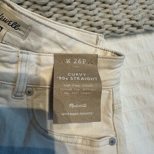 Madewell Curvy '90s Straight Jeans in Cream